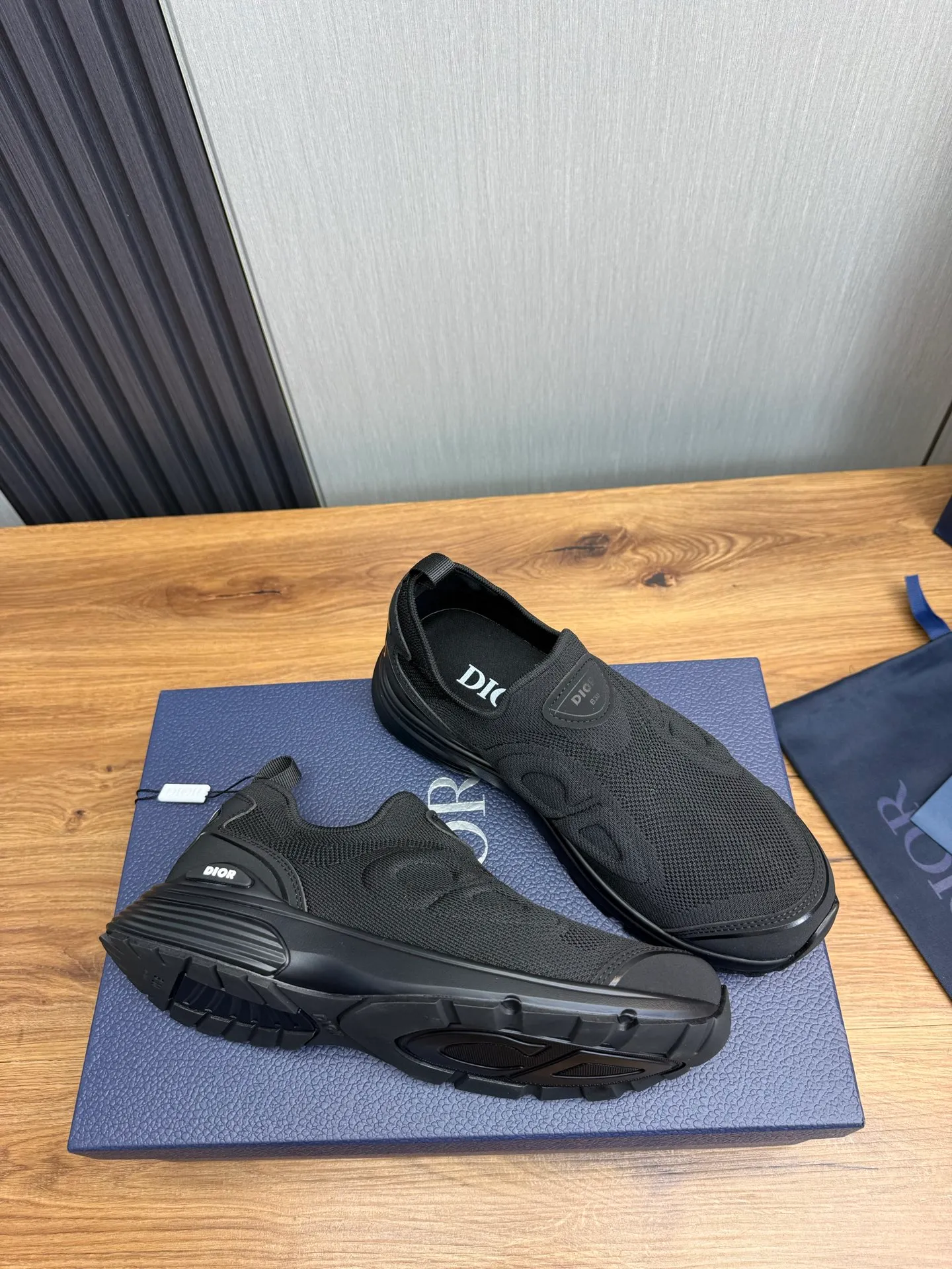 Men's shoes 💰580💰 Dior Dior B30 latest hot model shipped, original 1:1 manufacturing ▪️ Fabric: Original custom fly woven ▪️ Lining: Imported breathable mesh ▪️ Sole: Original molded non-slip outsole ▪️ Size: 38-45 (custom-made 45 non-returnable)